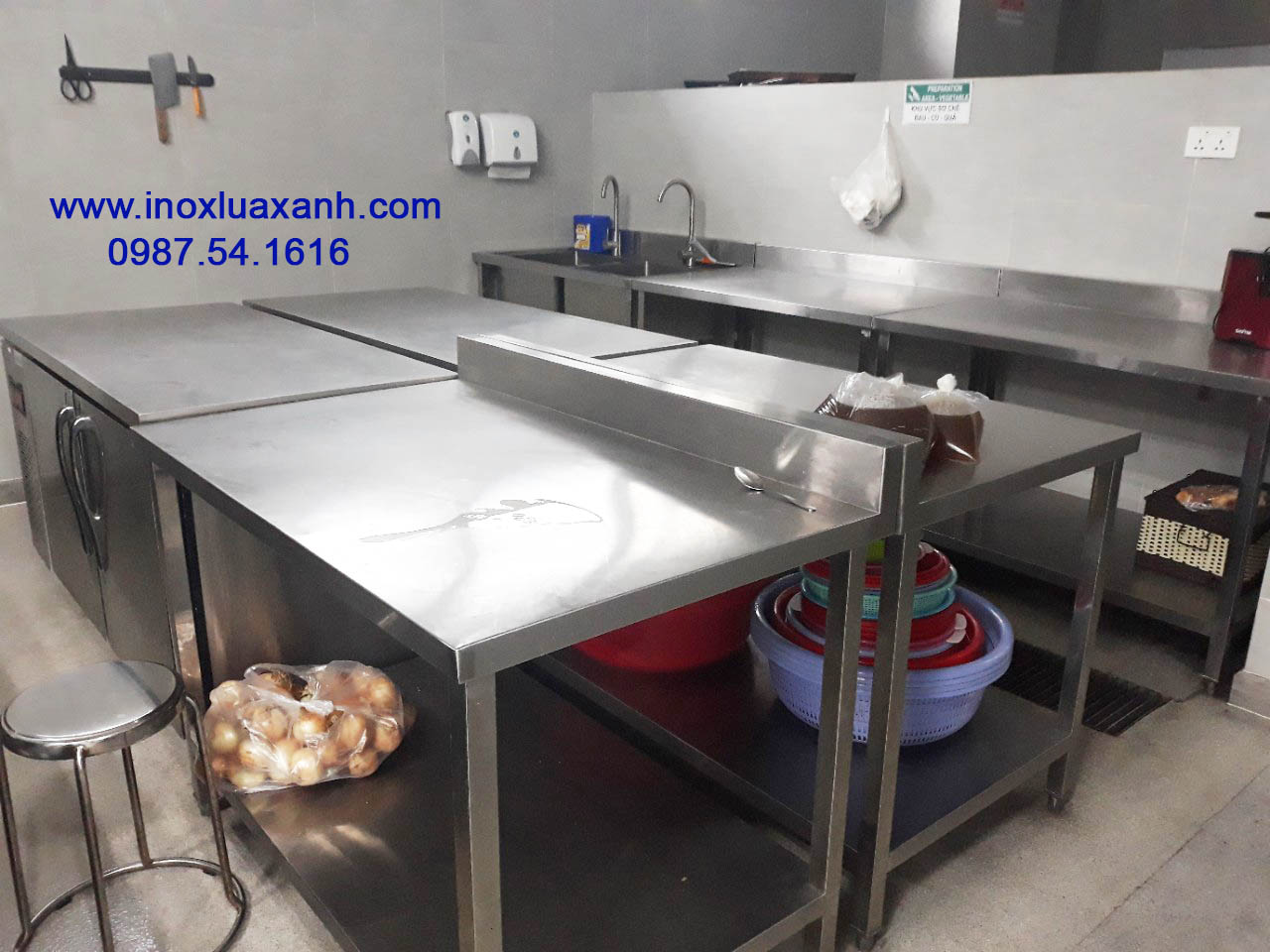 Thiết bị bàn inox công nghiệp