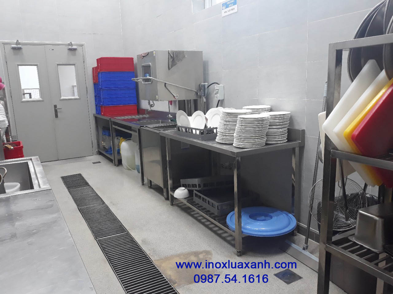 Máy rửa chén công nghiệp